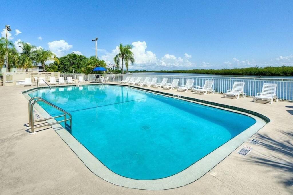 Sea Spray, Studio 114, Beach Steps Away! Pool+Wifi Раскин Экстерьер фото
