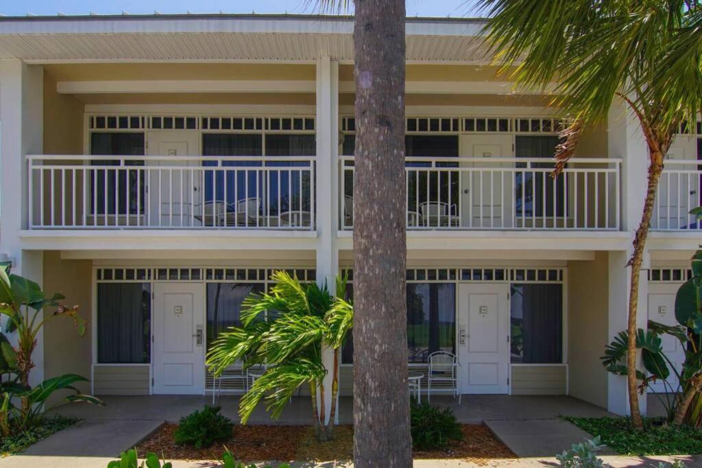 Sea Spray, Studio 114, Beach Steps Away! Pool+Wifi Раскин Экстерьер фото